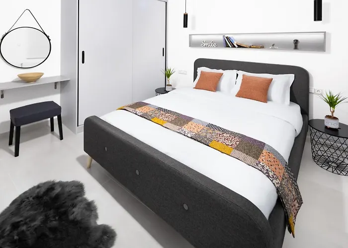 Andos Cozy & Luxury Upgraded Apartments